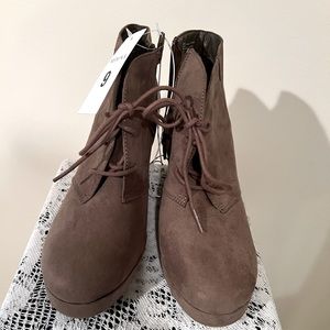 MERONA TAN BOOTIES